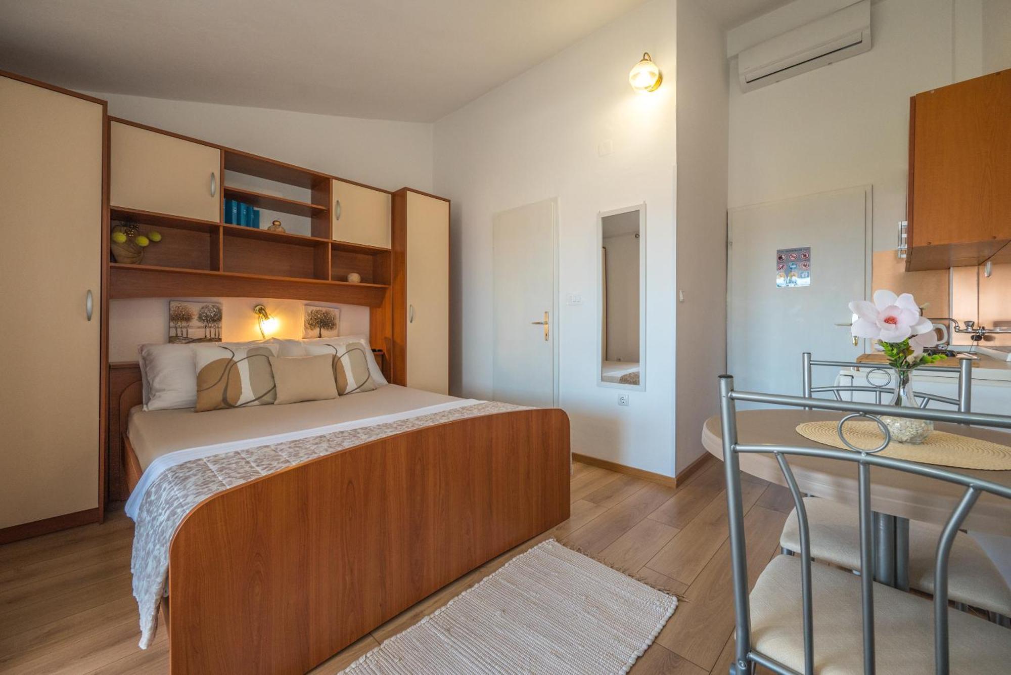 Apartments Marija Макарска Екстериор снимка